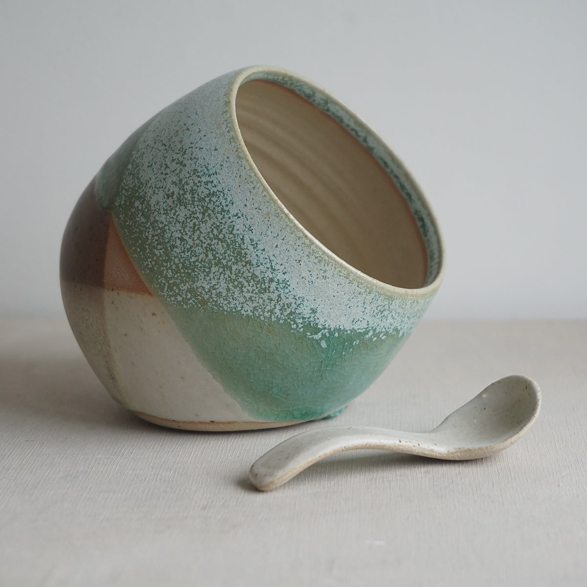 Ceramic Tableware: Liz Vidal x Piglet in Bed