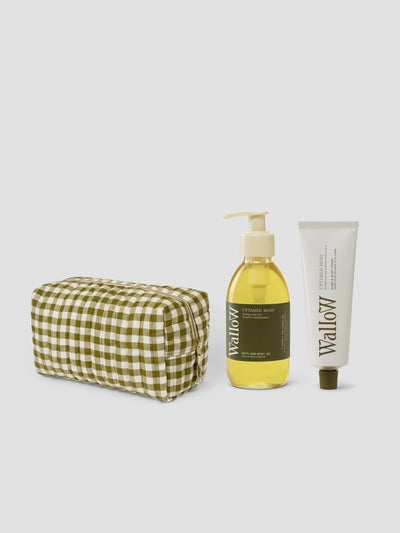 Botanical Green Washbag & Wallow Goodies