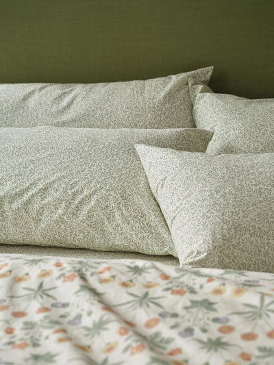 Mellow Green Standen Cotton Pillowcases (Pair)
