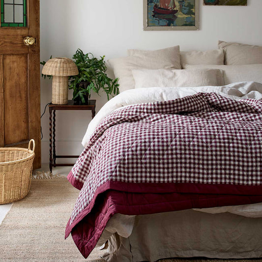 Linen Cotton Quilts Piglet in Bed UK