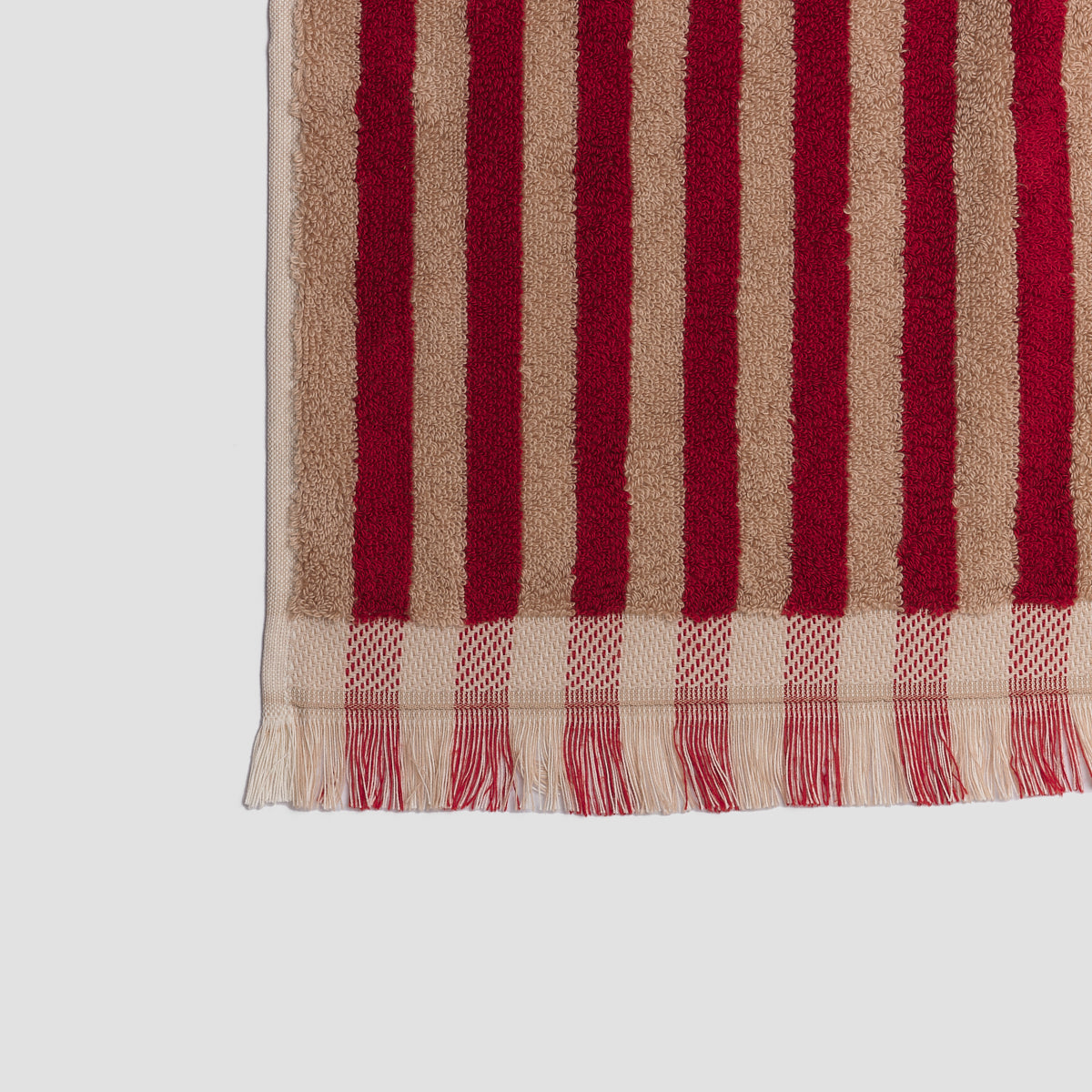 Red outlet hand towels