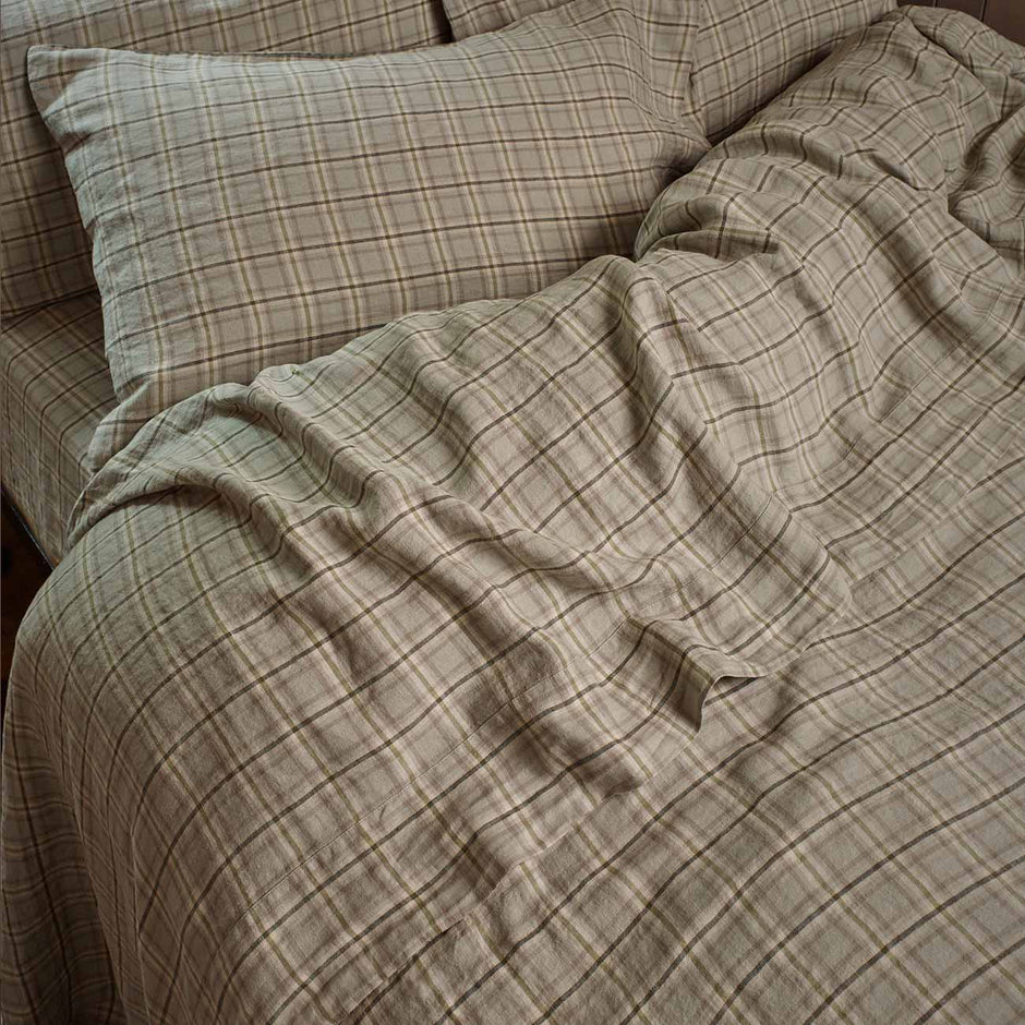 Linen Bedding UK Natural & Washed Page 3 Piglet in Bed UK