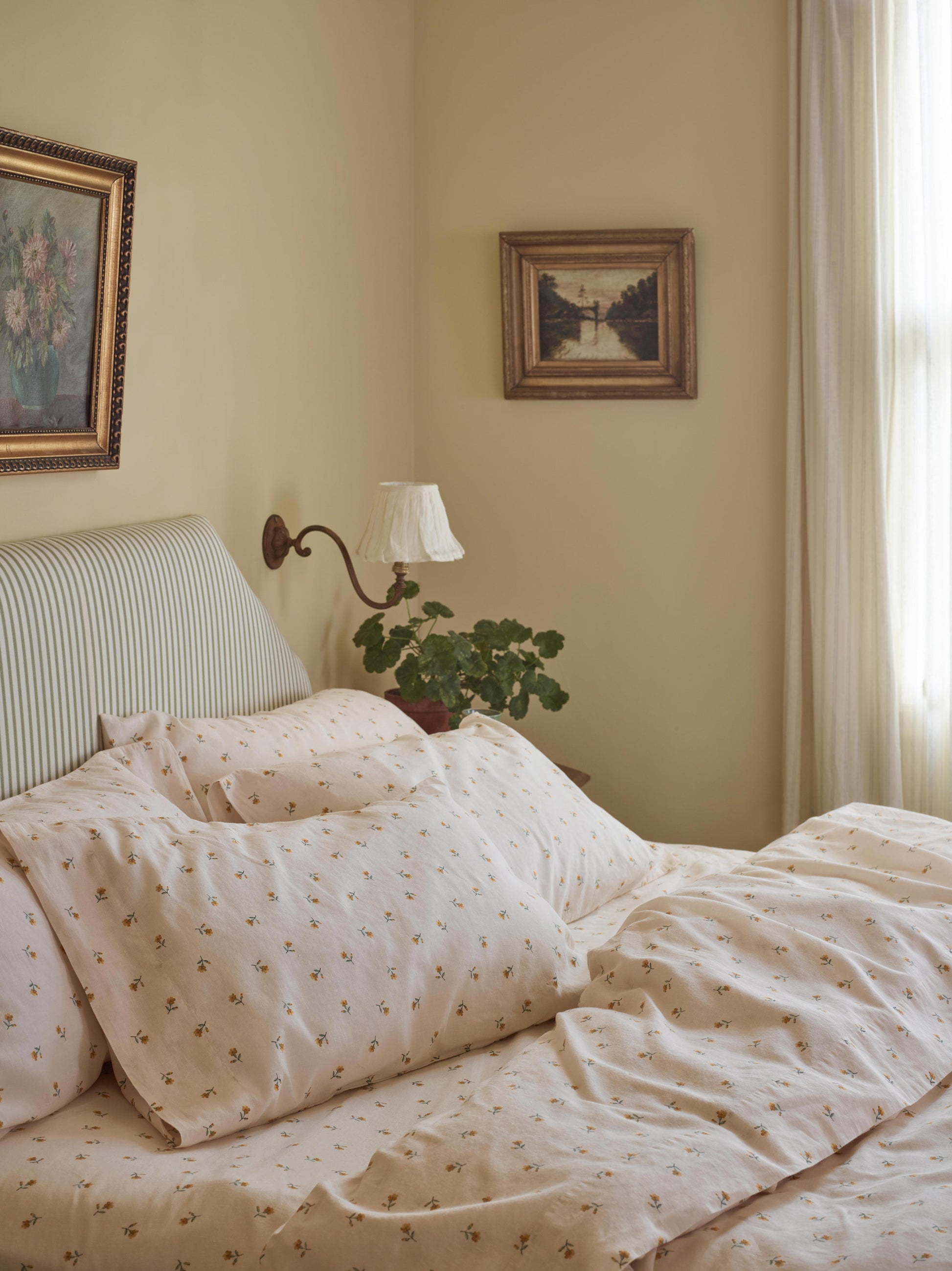 Honey Posy Bud Linen Blend Pillowcases (Pair)