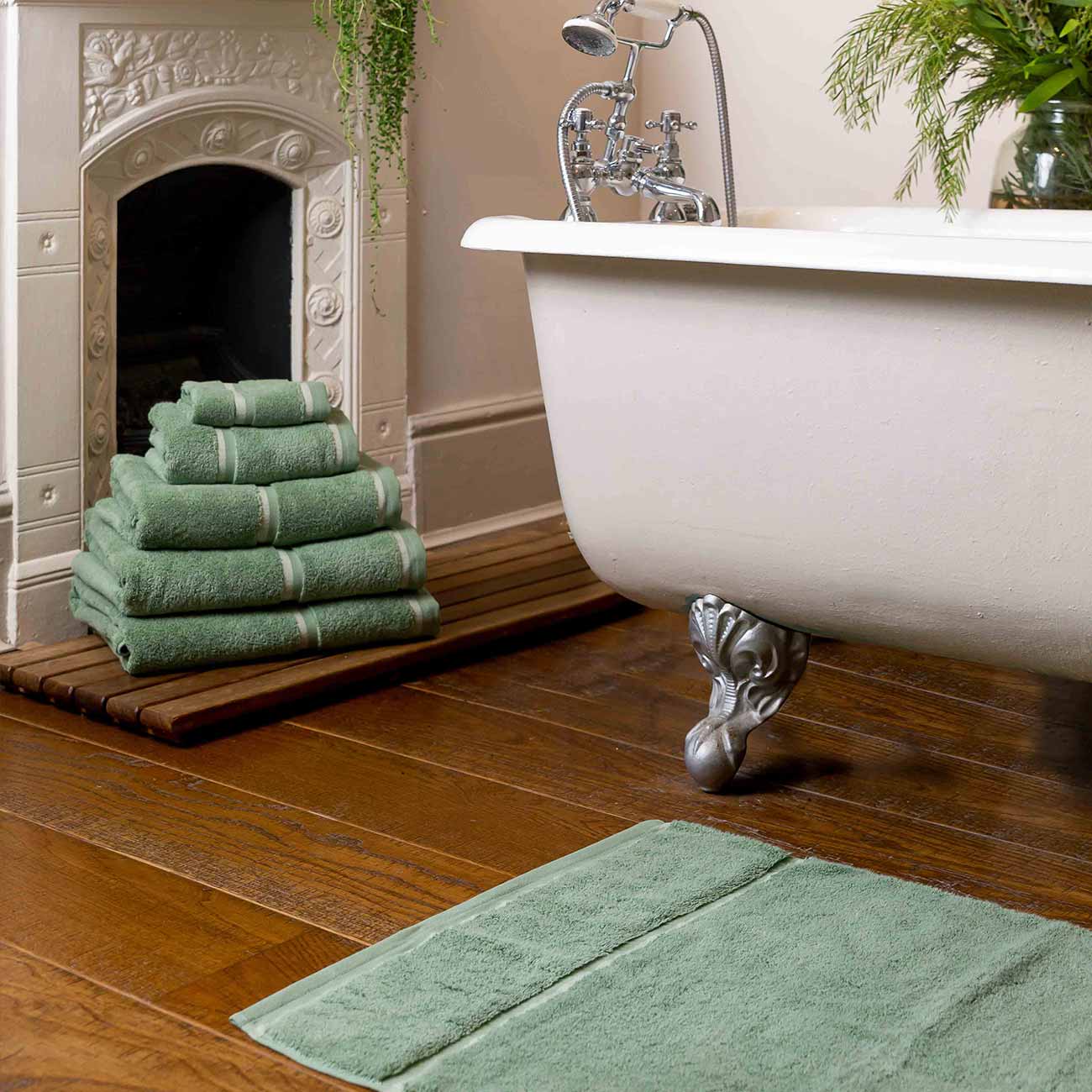 Meadow Green Towels and Bath Mat