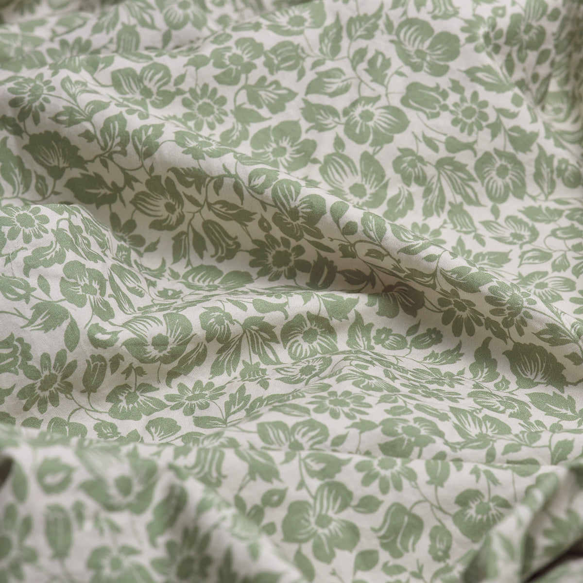 Pear Meadow Floral Printed Cotton Fabric Detail